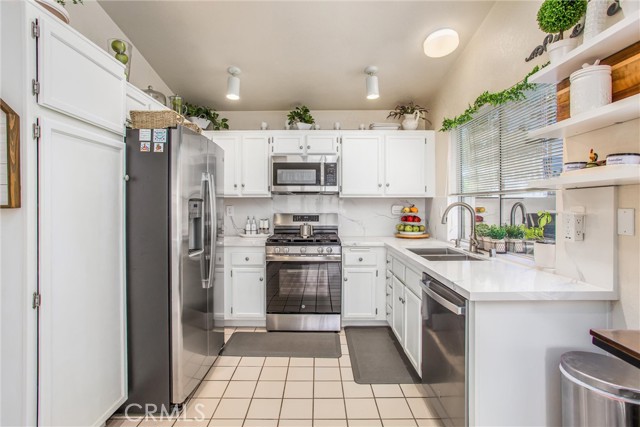 10981 Deerfield Drive, Cherry Valley CA: https://media.crmls.org/medias/41477d09-8534-47fa-9270-7956a470bdb2.jpg