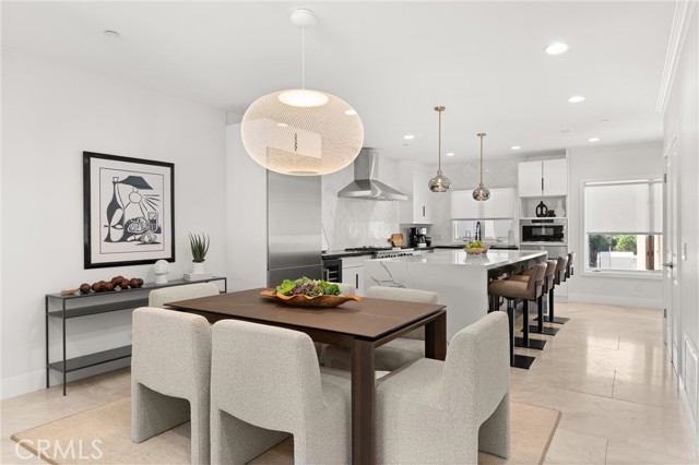 302 Carnation Avenue, Corona del Mar CA: https://media.crmls.org/medias/41478d24-fbc9-4619-afd4-defd191e6a9e.jpg