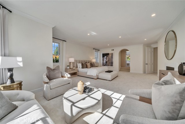 5451 Newcastle Lane, Calabasas CA: https://media.crmls.org/medias/41484372-4432-4456-af25-40b1c53d185a.jpg