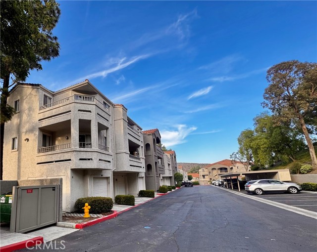 Detail Gallery Image 2 of 25 For 1980 Las Colinas Cir #301,  Corona,  CA 92879 - 2 Beds | 2 Baths