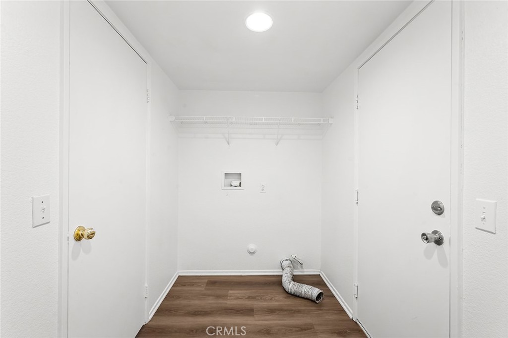 https://media.crmls.org/medias/4148687e-93a7-4e52-98e6-a3cacd0a4440.jpg?preset=X-Large