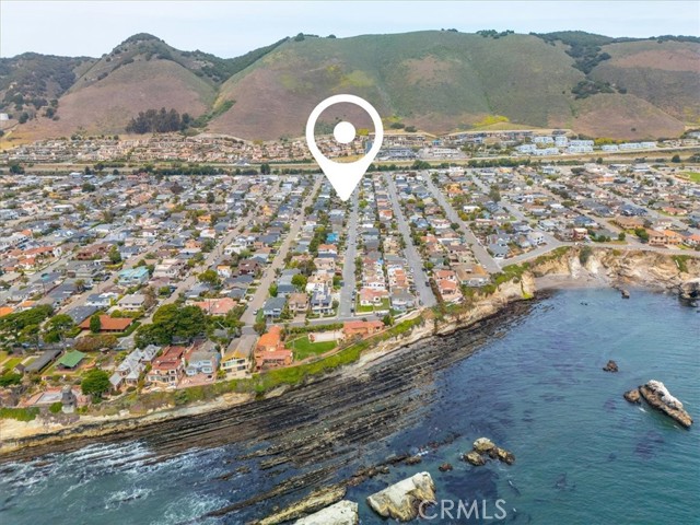 214 Placentia Avenue, Pismo Beach CA: https://media.crmls.org/medias/41488e73-985b-49e4-a1b4-0db3cd599263.jpg