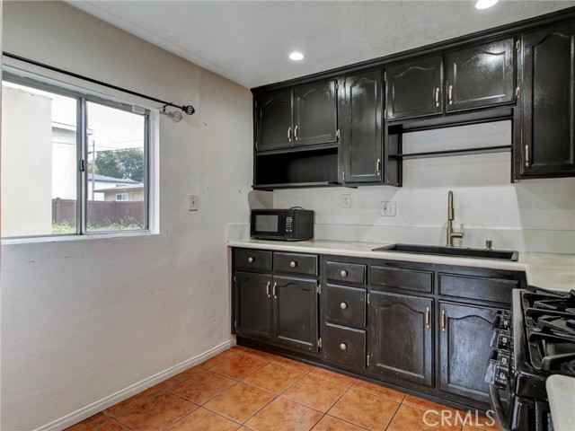 Detail Gallery Image 11 of 38 For 110 W Forhan St, Long Beach,  CA 90805 - 2 Beds | 1 Baths