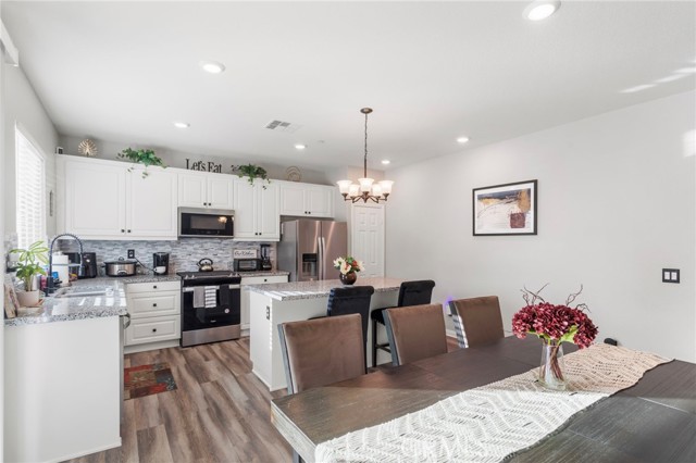 Detail Gallery Image 9 of 36 For 20793 Spring Mountain Rd, Riverside,  CA 92507 - 4 Beds | 2 Baths