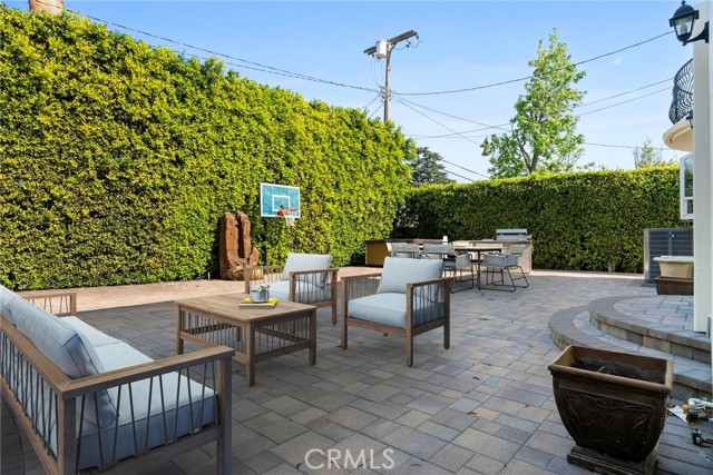 Detail Gallery Image 2 of 39 For 4818 Lemona Ave, Sherman Oaks,  CA 91403 - 5 Beds | 6 Baths