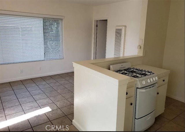 Detail Gallery Image 16 of 27 For 218 W Wilson Ave, Orange,  CA 92867 - – Beds | – Baths