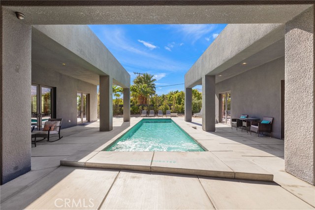 2600 E Vincentia, Palm Springs, CA 92262