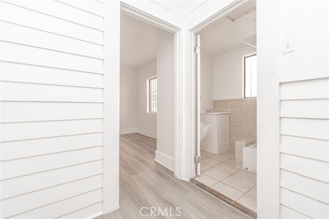 2677 Roseview Avenue, Los Angeles CA: https://media.crmls.org/medias/414b4cf8-a6f7-4553-8ed8-60993870dc73.jpg