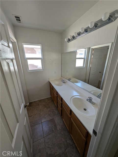 1911 Cefalu Court, Riverside CA: https://media.crmls.org/medias/414bb908-55bc-44d1-acb3-39590432af18.jpg