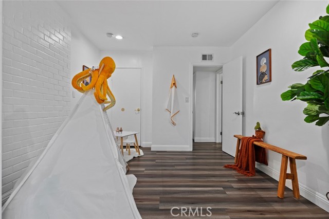 10072 Roselee Drive, Garden Grove CA: https://media.crmls.org/medias/414c1e1a-983b-4cf5-a72a-d58de36f8da4.jpg