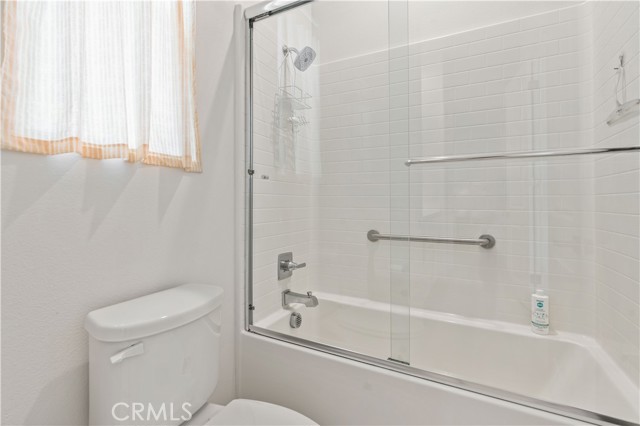 Detail Gallery Image 32 of 72 For 18696 Cedar Crest Dr, Canyon Country,  CA 91387 - 3 Beds | 2/1 Baths