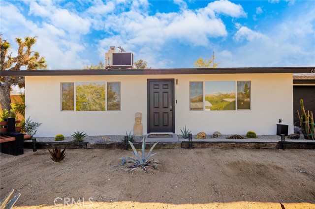 Detail Gallery Image 3 of 40 For 61503 Sunburst, Joshua Tree,  CA 92252 - 2 Beds | 1/1 Baths