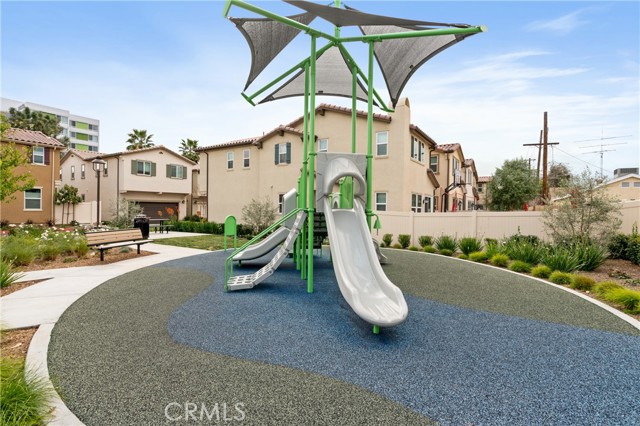 Detail Gallery Image 28 of 30 For 14714 Sherman Way, Van Nuys,  CA 91405 - 4 Beds | 3/1 Baths