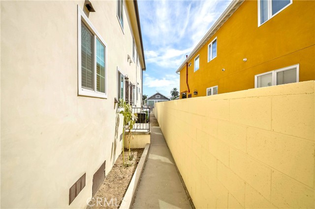 Detail Gallery Image 5 of 32 For 1349 W 35th Pl, Los Angeles,  CA 90007 - – Beds | – Baths