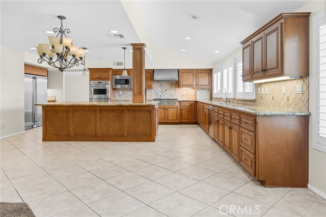 294 W Buffington Street, Upland CA: https://media.crmls.org/medias/414daef1-8e5b-4415-b4b1-db55e00c593b.jpg