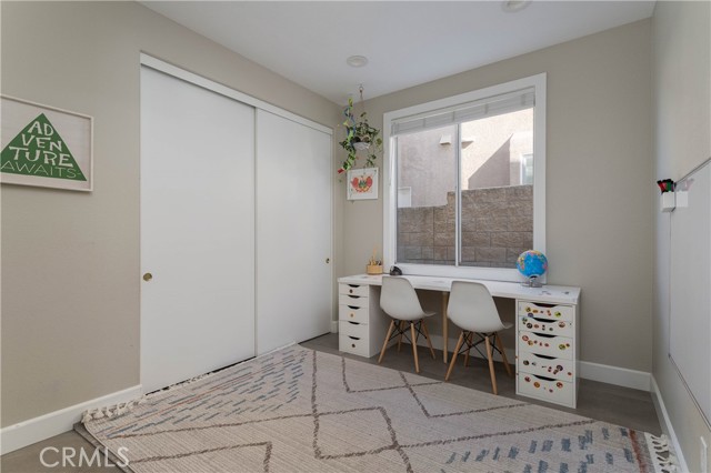 Image 24 of 44 For 21431 Silvertree Lane