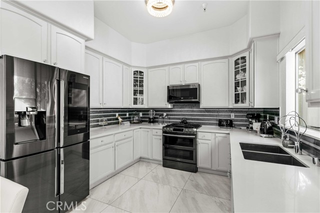 Detail Gallery Image 31 of 69 For 6920 Valmont #5,  Tujunga,  CA 91042 - 4 Beds | 3 Baths