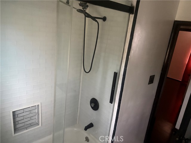 525 East Maple photo 6