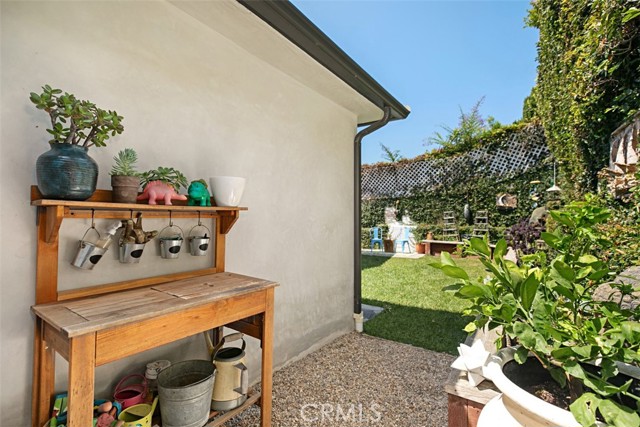 228 Ledroit Street, Laguna Beach CA: https://media.crmls.org/medias/41502033-a1ef-46eb-9810-808c0f16e303.jpg