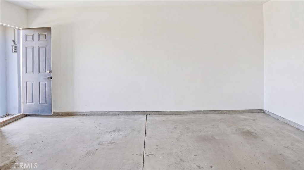 https://media.crmls.org/medias/4150eea6-df1a-482e-96e1-486017a9a139.jpg?preset=X-Large