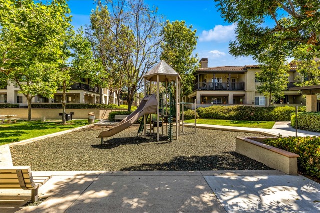 Detail Gallery Image 15 of 19 For 175 via Contento, Rancho Santa Margarita,  CA 92688 - 2 Beds | 2 Baths
