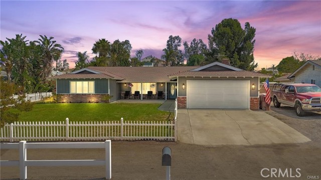 3711 Alhambra Street, Norco CA: https://media.crmls.org/medias/415147e1-3d7b-4eea-81d1-fb537ee2e20e.jpg