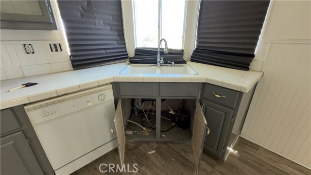 Image 17 of 53 For 18420 Decker