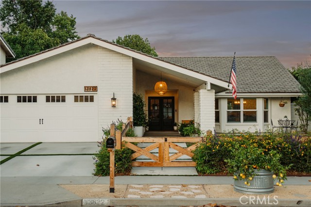 Detail Gallery Image 3 of 61 For 13822 Henstridge Cir, Tustin,  CA 92780 - 4 Beds | 3 Baths