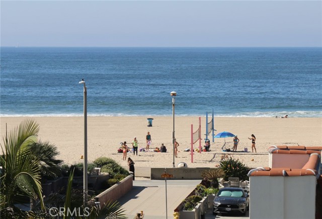 404 Hermosa Avenue, Hermosa Beach CA: https://media.crmls.org/medias/41531baa-96ff-41f3-89fe-e89d7928cf10.jpg