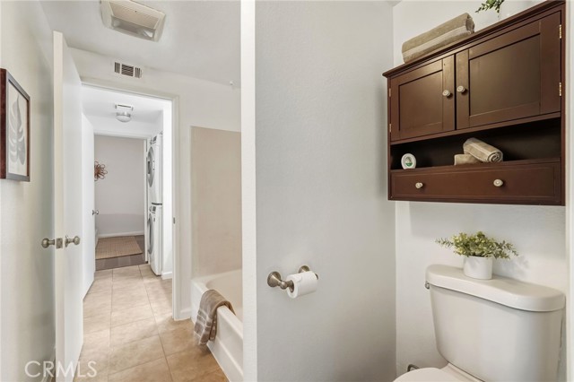 Detail Gallery Image 23 of 45 For 2426 Pleasant Way #E,  Thousand Oaks,  CA 91362 - 2 Beds | 1 Baths