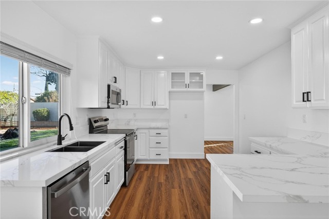 Detail Gallery Image 20 of 41 For 1527 Greenpoint Dr., Corona,  CA 92878 - 4 Beds | 2/1 Baths