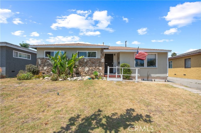 Detail Gallery Image 2 of 28 For 2731 Armour Ln, Redondo Beach,  CA 90278 - 4 Beds | 2 Baths