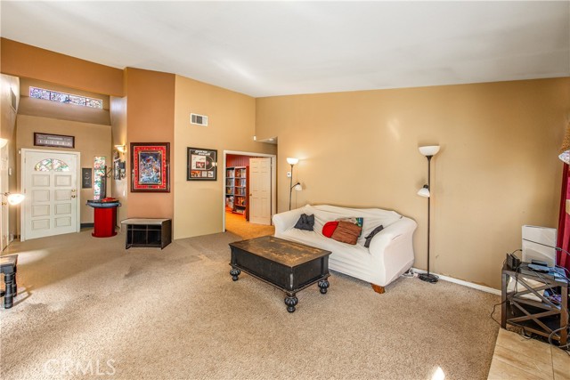 Detail Gallery Image 2 of 32 For 210 Auburn Ct, Redlands,  CA 92374 - 3 Beds | 2 Baths
