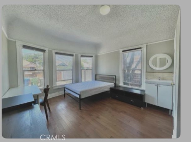 1222 W 35th Street, Los Angeles CA: https://media.crmls.org/medias/41552107-a83e-4a2d-890d-451dd9d7919f.jpg
