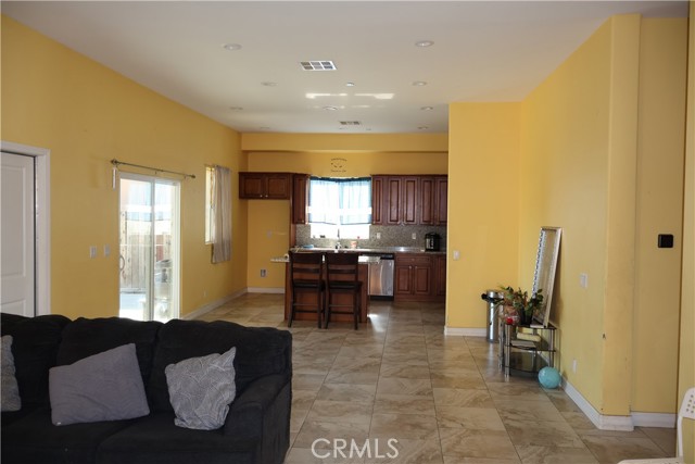 Detail Gallery Image 3 of 15 For 232 W 11th St, Perris,  CA 92570 - 4 Beds | 2/1 Baths