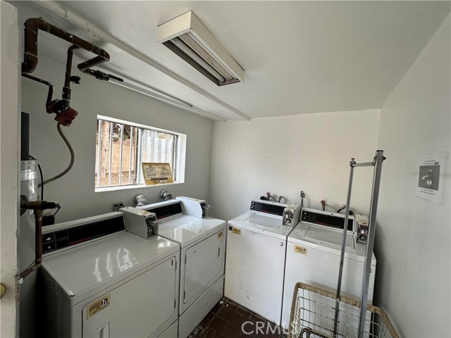 Detail Gallery Image 7 of 7 For 6902 Vesper, Van Nuys,  CA 91405 - – Beds | – Baths