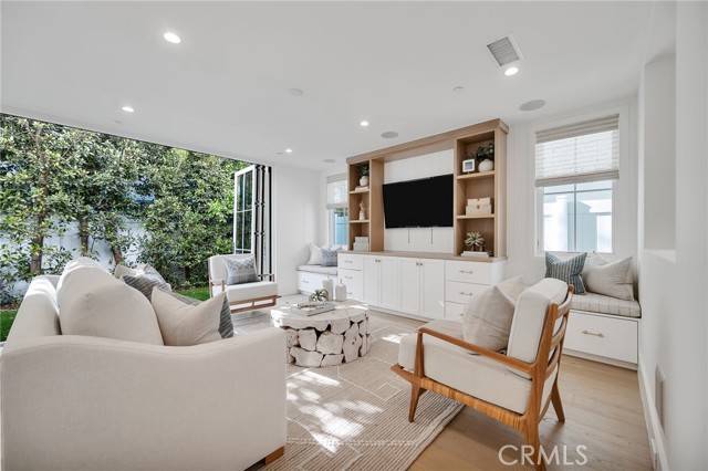 Detail Gallery Image 41 of 49 For 620 12th Street, Manhattan Beach,  CA 90266 - 5 Beds | 4/1 Baths