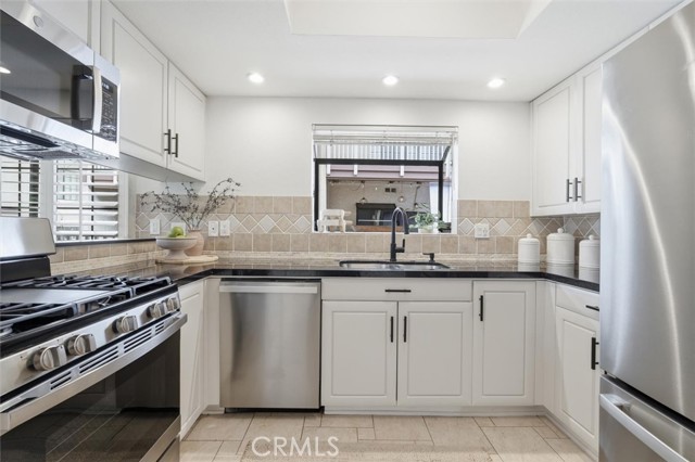 Detail Gallery Image 26 of 32 For 408 Avnue G #30,  Redondo Beach,  CA 90227 - 3 Beds | 2/1 Baths