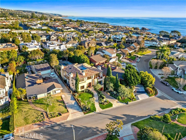 Detail Gallery Image 3 of 47 For 206 Driftwood Rd, Corona Del Mar,  CA 92625 - 4 Beds | 5/1 Baths