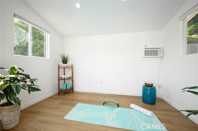 270 Cecil Place, Costa Mesa CA: https://media.crmls.org/medias/415781c5-9d66-4a92-8fa5-89c494b8bc53.jpg