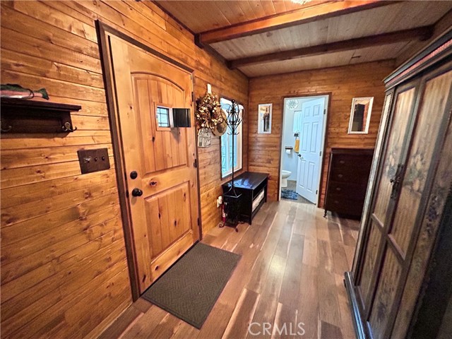 Detail Gallery Image 10 of 31 For 31042 Glen Oak Dr, Running Springs,  CA 92382 - 1 Beds | 1 Baths