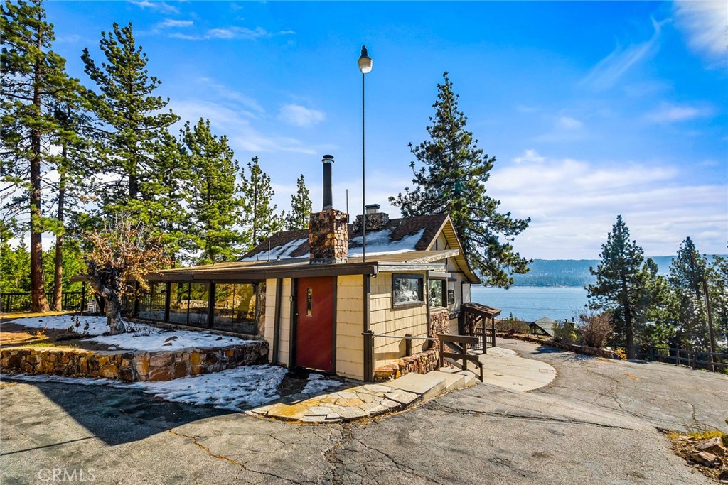 39948 N Shore Drive, Fawnskin, CA 92333