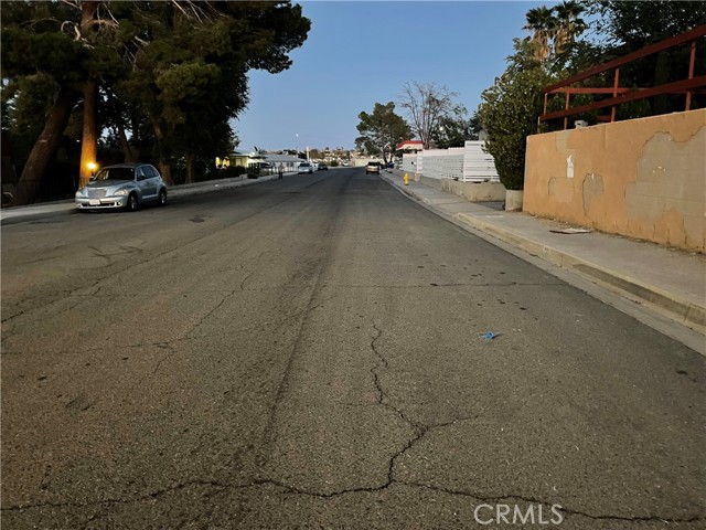 226 E Fredricks Street, Barstow, California 92311, ,Commercial Sale,For Sale,226 E Fredricks Street,CRSR23049077