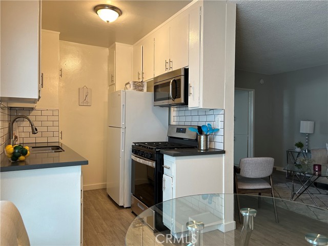 3337 S Durango Avenue, Los Angeles CA: https://media.crmls.org/medias/4159e0d8-7023-4786-b6fb-0f2d1064533b.jpg