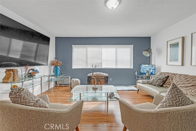 6640 Darby Avenue, Reseda CA: https://media.crmls.org/medias/415a8be1-dfdc-4177-b382-92bd76058874.jpg