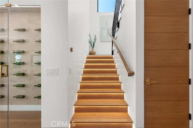 22640 Clarendon Street, Woodland Hills CA: https://media.crmls.org/medias/415ab879-5eca-46f5-ae8c-a1e44d24e087.jpg