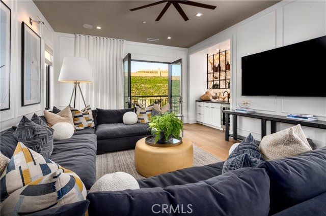 Detail Gallery Image 15 of 19 For 533 Peninsula, Irvine,  CA 92602 - 4 Beds | 4/1 Baths