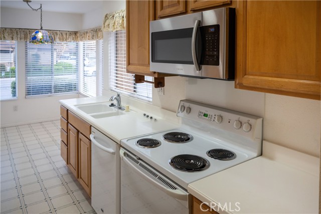 Detail Gallery Image 4 of 38 For 4208 Village 4, Camarillo,  CA 93012 - 2 Beds | 2 Baths