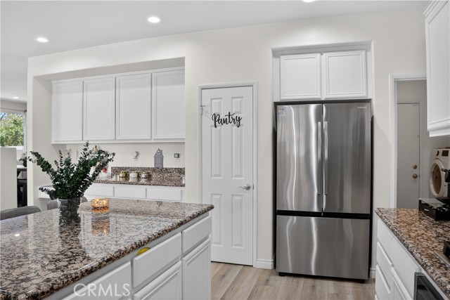 Detail Gallery Image 9 of 55 For 2301 Foxtail Dr, Palmdale,  CA 93551 - 5 Beds | 3 Baths