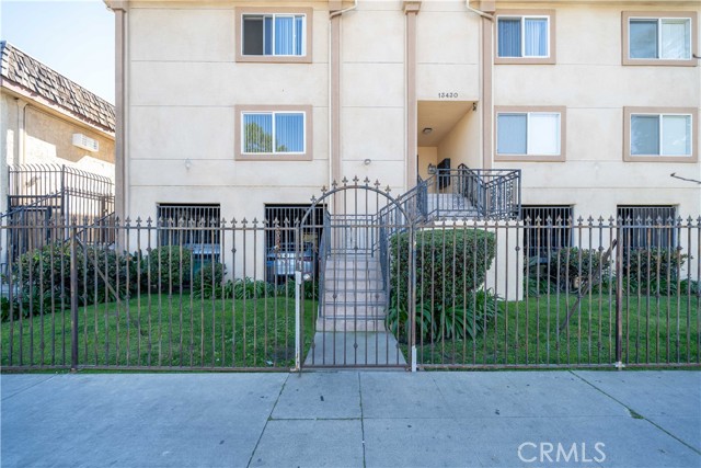 Detail Gallery Image 5 of 30 For 13430 Victory Bld, Van Nuys,  CA 91401 - – Beds | – Baths